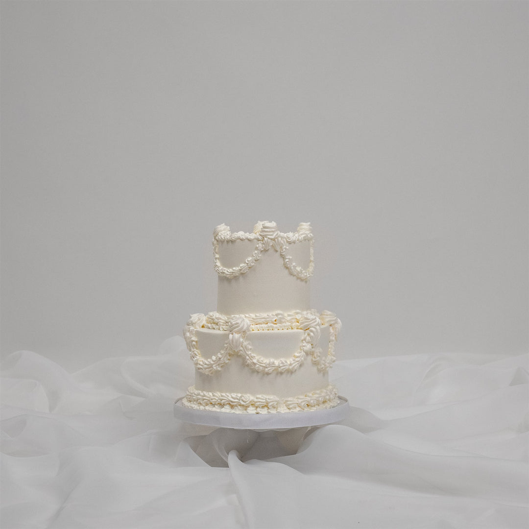 Petit Gateau - White Victorian