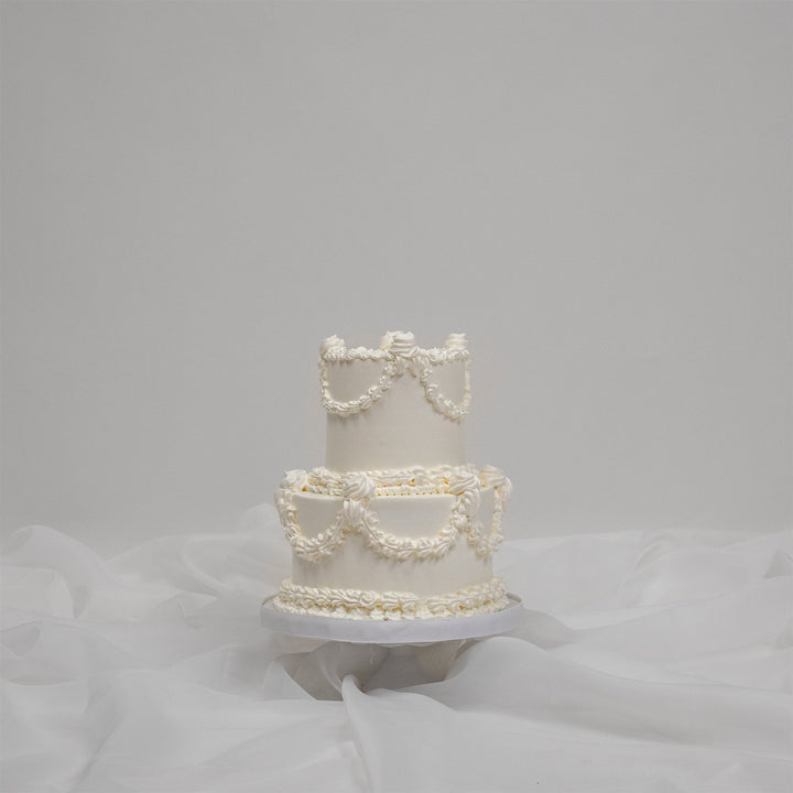 Petit Gateau - White Victorian