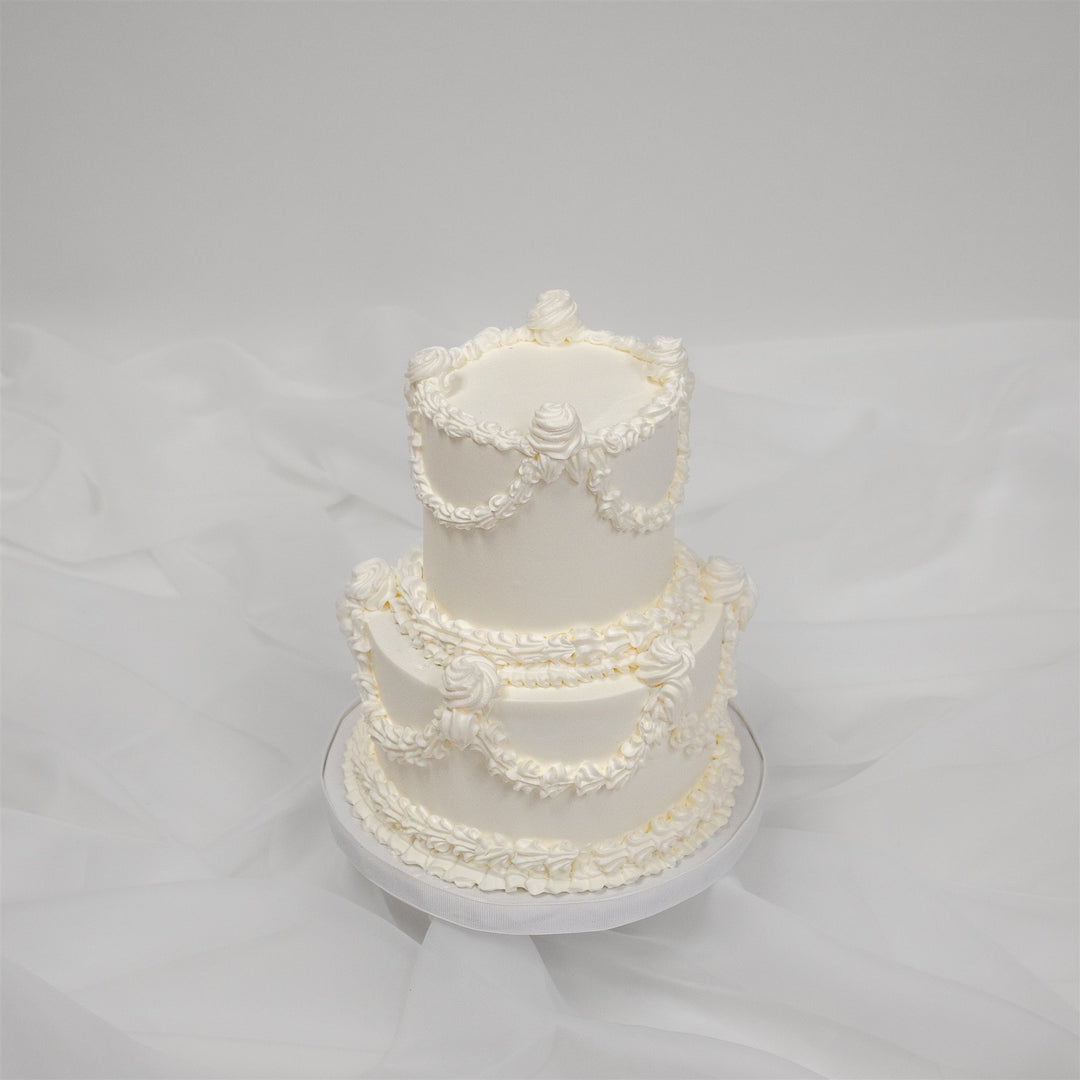 Petit Gateau - White Victorian