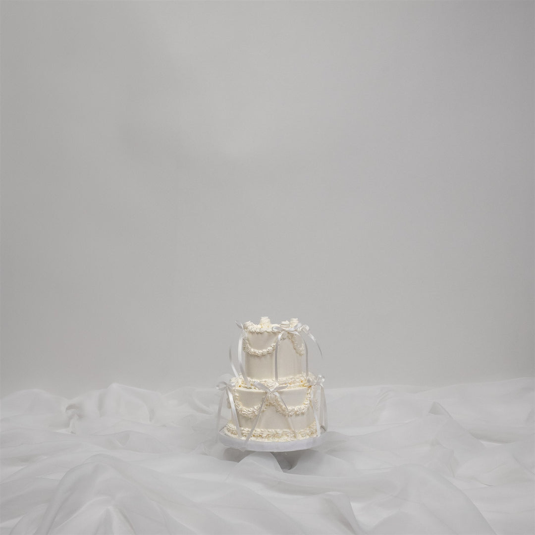 Petit Gateau - White Bow