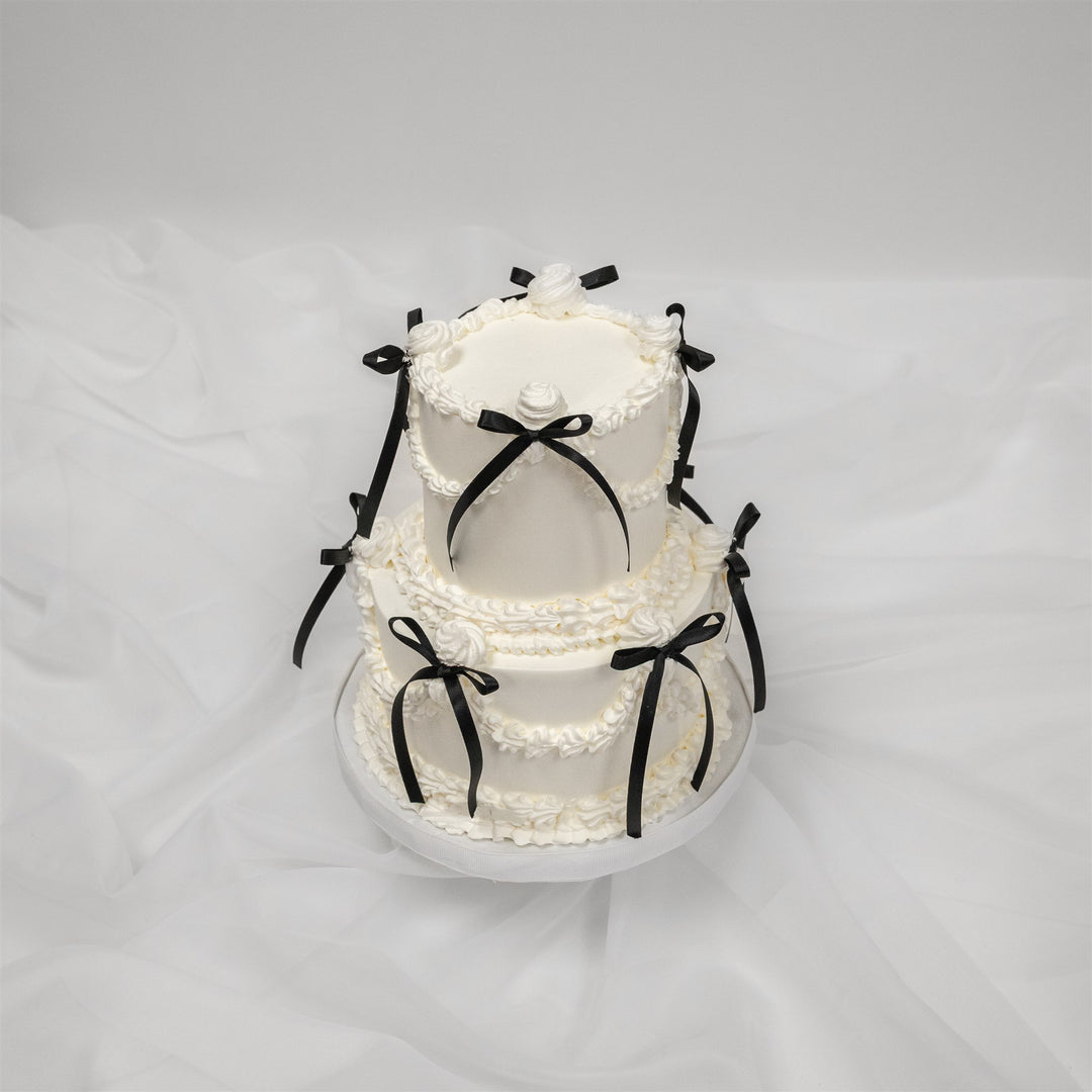 Petit Gateau - Black Bow