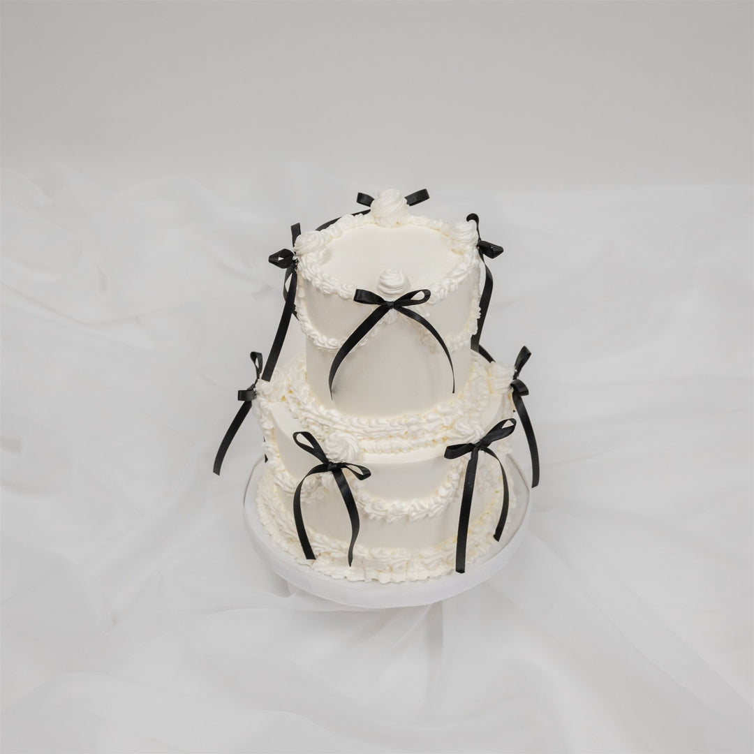 Petit Gateau - Black Bow
