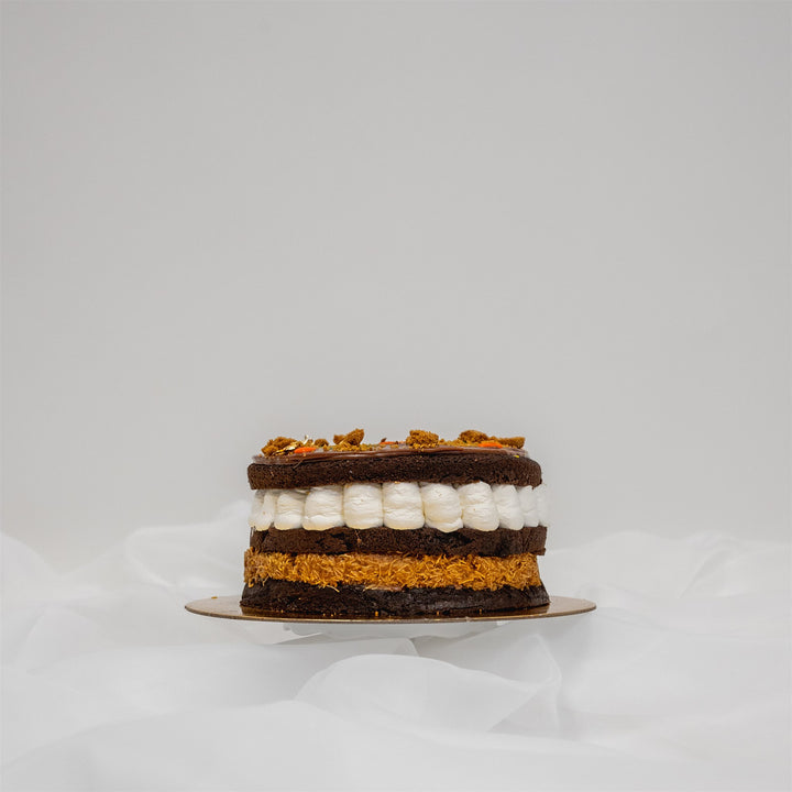 Dubai Chocolate Cake - Biscoff Kunafa
